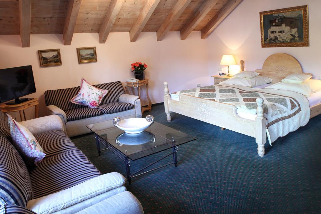 Hotel Edelweiss Garni Garmisch-Partenkirchen Room photo
